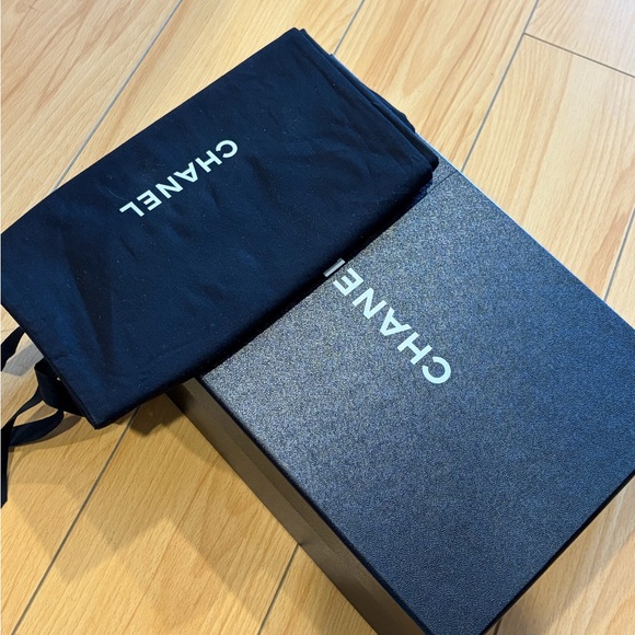 CHANEL NIB White CC Turnlock Loafers Quilted Shiny Lambskin 38.5 8.5 Blanc - Picture 11 of 12